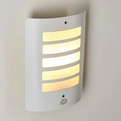 Hofstein Alslev Au&szlig;enwandleuchte Wei&szlig;, 1-flammig, Bewegungsmelder -Außenleuchten Verkäufe alslev aussenwandleuchte h3293034 do1 3