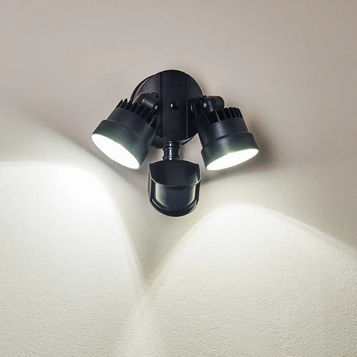 Hofstein Emmerlev Außenwandleuchte LED Schwarz, 2-flammig, Bewegungsmelder 7 Hofstein Emmerlev Außenwandleuchte LED Schwarz, 2-flammig, Bewegungsmelder – Bild 7