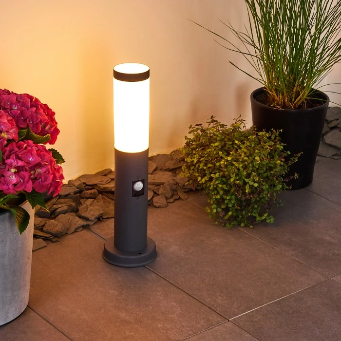 Hofstein Gaborone Wegeleuchte Anthrazit, 1-flammig, Bewegungsmelder 3 Hofstein Gaborone Wegeleuchte Anthrazit, 1-flammig, Bewegungsmelder – Bild 3