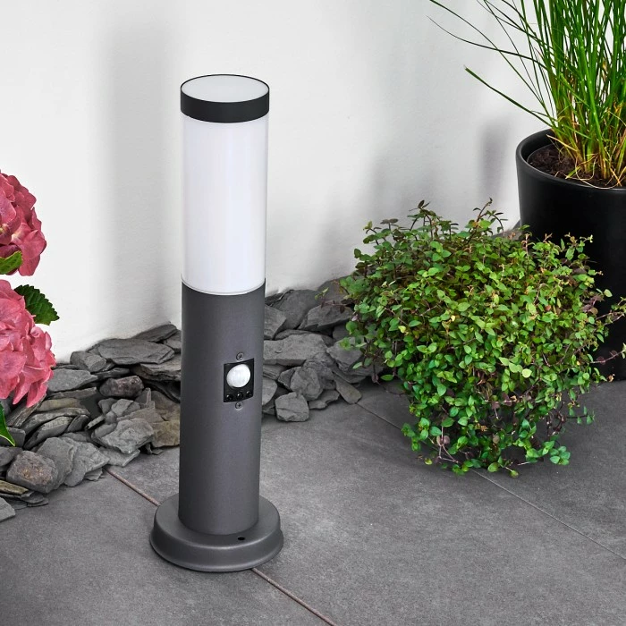 Hofstein Gaborone Wegeleuchte Anthrazit, 1-flammig, Bewegungsmelder 4 Hofstein Gaborone Wegeleuchte Anthrazit, 1-flammig, Bewegungsmelder – Bild 4