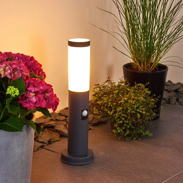 Hofstein Gaborone Wegeleuchte Anthrazit, 1-flammig, Bewegungsmelder 10 Hofstein Gaborone Wegeleuchte Anthrazit, 1-flammig, Bewegungsmelder – Bild 10