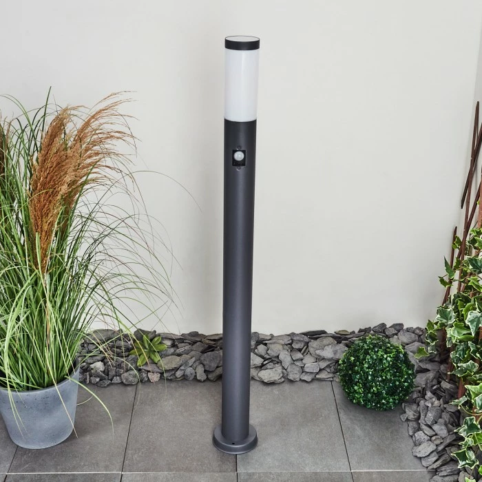 Hofstein Gaborone Wegeleuchte Anthrazit, 1-flammig, Bewegungsmelder 2 Hofstein Gaborone Wegeleuchte Anthrazit, 1-flammig, Bewegungsmelder – Bild 2