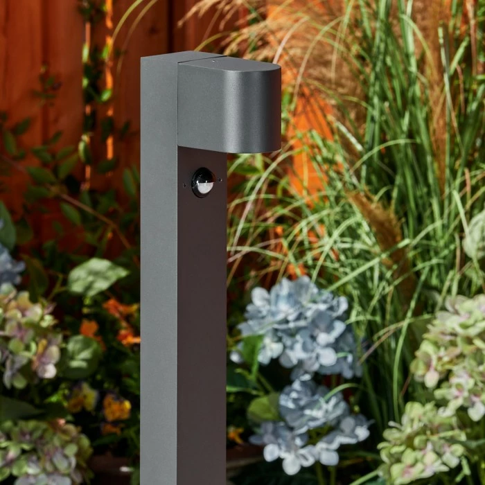 Hofstein Kingstown Wegeleuchte Anthrazit, 1-flammig, Bewegungsmelder 10 Hofstein Kingstown Wegeleuchte Anthrazit, 1-flammig, Bewegungsmelder – Bild 10