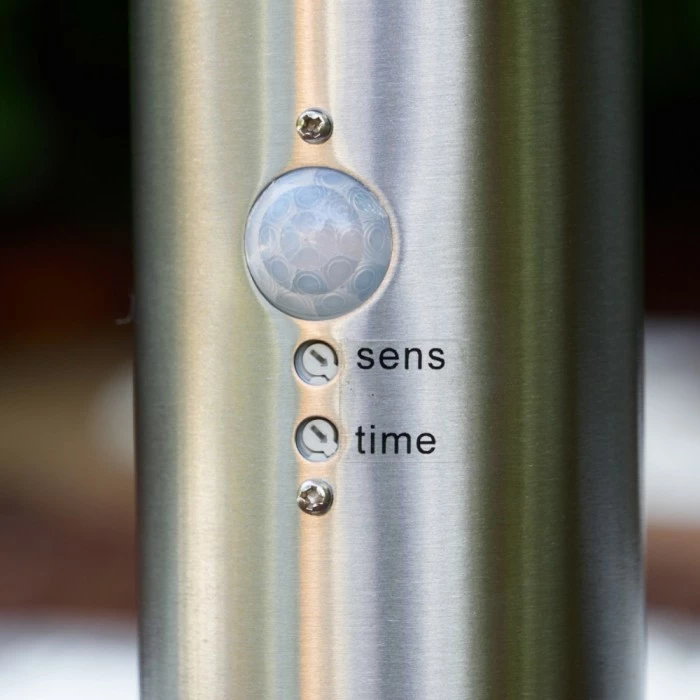 Hofstein Tunes Sockelleuchte Edelstahl, 1-flammig, Bewegungsmelder 6 Hofstein Tunes Sockelleuchte Edelstahl, 1-flammig, Bewegungsmelder – Bild 6